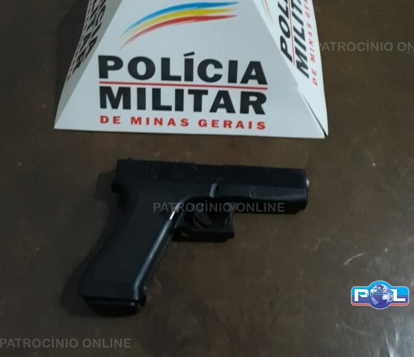 Jovem Amea A Homem Arma De Brinquedo Ap S Suspeitar De Trai O Da