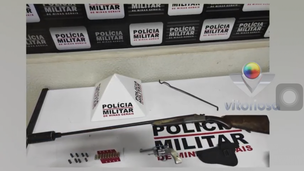 PM apreende armas e munições escondidas em sofá de residência do Bairro