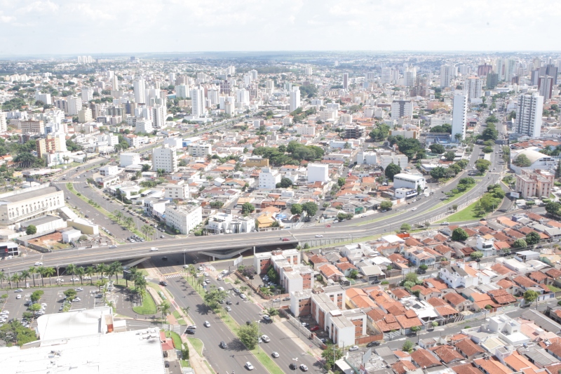 Rua Dimas Moreira de Sá, no Bairro Custódio, terá mão única de circulação V9 TV Uberlândia